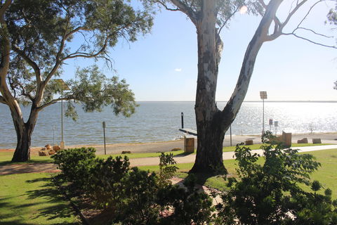 Lake Bonney - Accommodation ACT 2