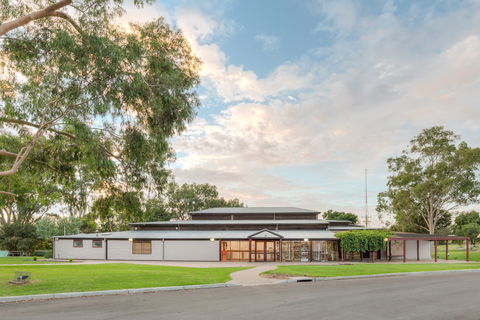 Swan Hill Regional Art Gallery - Accommodation ACT 0