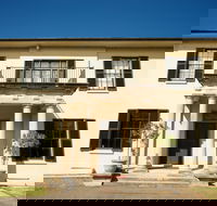 Wivenhoe House - Accommodation ACT