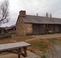 Early Settlers Hut - Accommodation ACT
