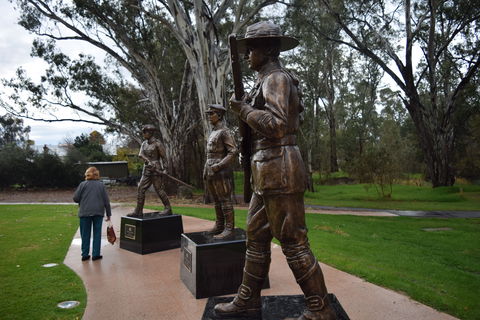 VC Memorial Park - Honouring Our Heroes - Accommodation ACT 1