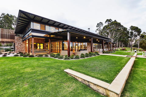 Lakeside Function Centre - Eight Willows Retreat - Accommodation ACT 0