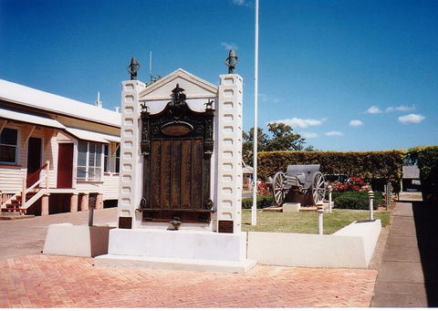 Gayndah War Memorial - Accommodation ACT 0