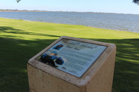 The Donald Campbell Obelisk - Accommodation ACT 1