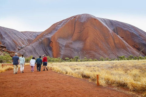 Explore Uluru: 7 Hours Guide Tour At Sunrise With Light Breakfast - Accommodation ACT 5