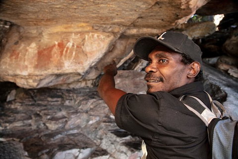 Arnhem Land Injalak Hill Full-Day Tour From Darwin - Accommodation ACT 2