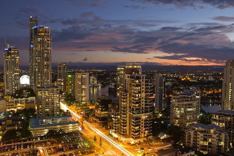 Gold Coast Airport Transfers : Gold Coast City To Airport OOL In Luxury Car - Accommodation ACT 5
