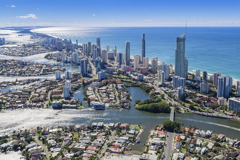Arrival Private Transfers From Gold Coast Airport OOL To Gold Coast City - Accommodation ACT 4