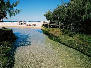 Fraser Island QLD Accommodation ACT
