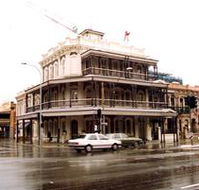 Botanic Bar - Accommodation ACT