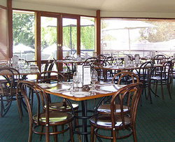 Oakbank Hotel - Accommodation ACT 1