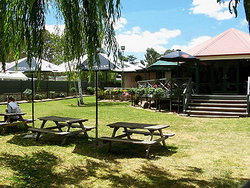 Oakbank Hotel - Accommodation ACT 3