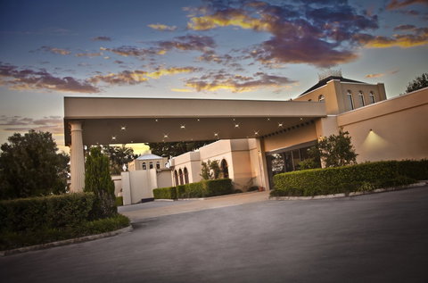 Shangri-La Gardens - Accommodation ACT 0