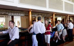 Cairns International Lobby Bar - Accommodation ACT 0