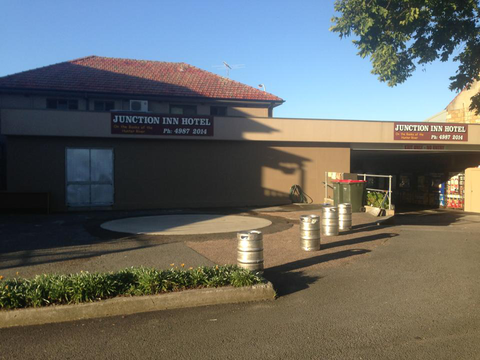 Junction Inn Hotel - Accommodation ACT 5