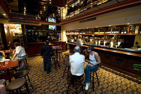 The Coach & Horses Hotel - Accommodation ACT 3