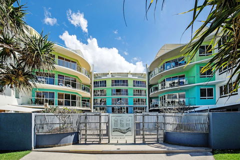 Rolling Surf Resort - Accommodation ACT 0