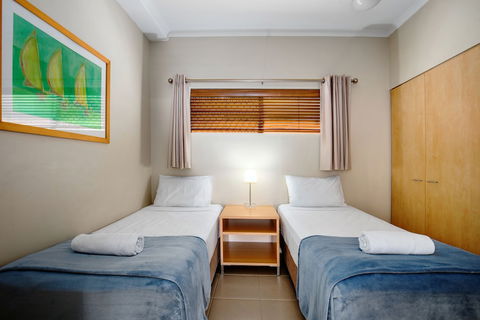 Rolling Surf Resort - Accommodation ACT 6