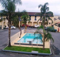 Econo Lodge Hacienda International - Accommodation ACT