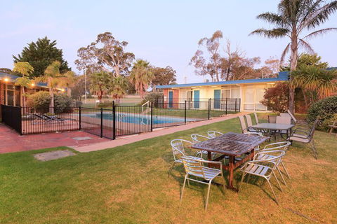 Absolute Lakes Entrance - Accommodation ACT 4