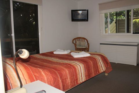 84 The Spit Holiday Apartments - Accommodation ACT 4