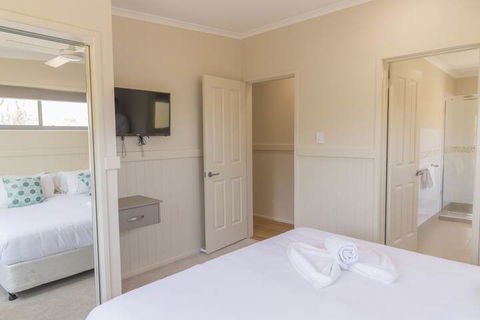 Halifax Holiday Park - Accommodation ACT 4