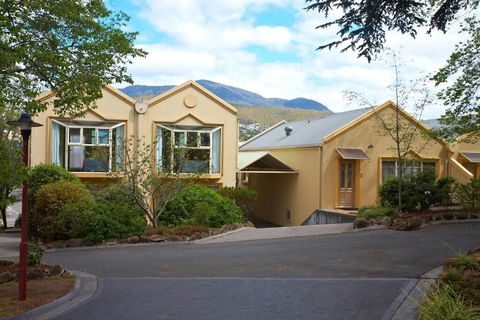 Quest Trinity House - Accommodation ACT 0