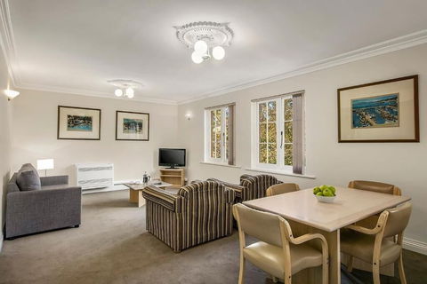 Quest Trinity House - Accommodation ACT 4