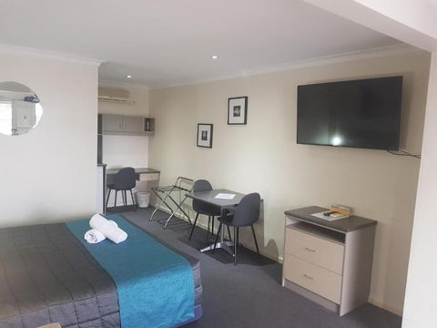 Caravilla Motor Inn - Accommodation ACT 4
