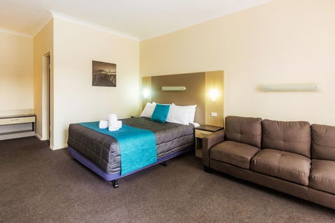 Caravilla Motor Inn - Accommodation ACT 6