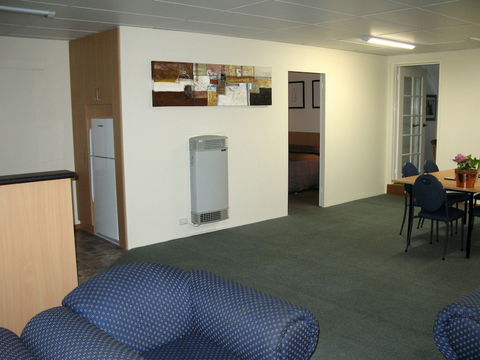 Barclay Motor Inn - Accommodation ACT 4