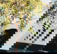 Naughtons Hotel - Accommodation ACT