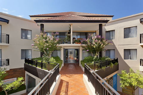 Astra Apartments - The Griffin - Accommodation ACT 0