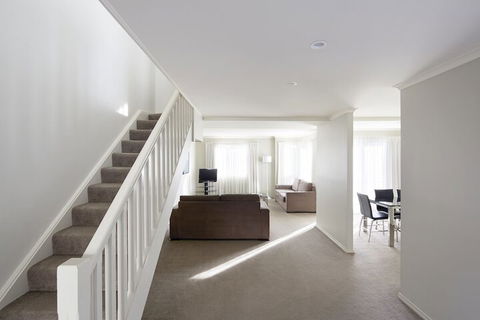 Pinnacle Apartments - Accommodation ACT 7