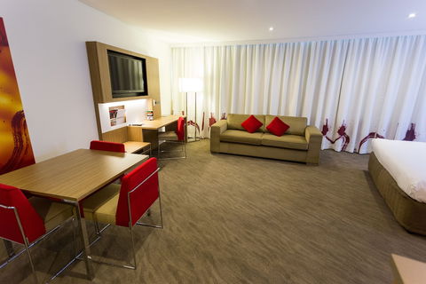 Novotel Sydney West HQ Hotel - Accommodation ACT 4
