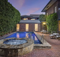 Adelaide Inn