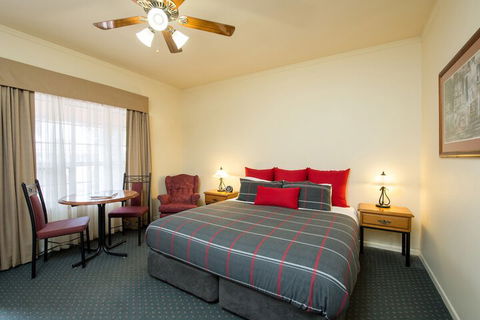 John Pirie Motor Inn - Accommodation ACT 3