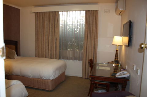 Country Plaza Queanbeyan - Accommodation ACT 6