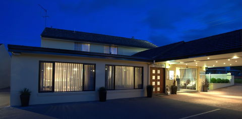 Country Plaza Queanbeyan - Accommodation ACT 0