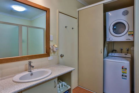 Kimberley Hotel Halls Creek - Accommodation ACT 7