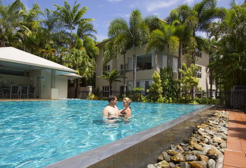 Cayman Villas - Accommodation ACT 5