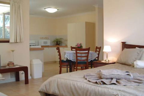The Nosh & Nod - Avon Terrace - Accommodation ACT 4