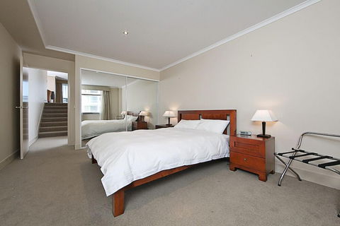 Accommodate Canberra - The Avenue - Accommodation ACT 2