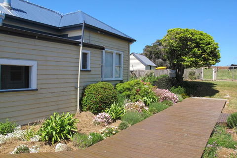 Beths Cottage Roaring 40s - Accommodation ACT 3