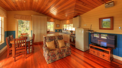 Island View Spa Cottage - Accommodation ACT 0