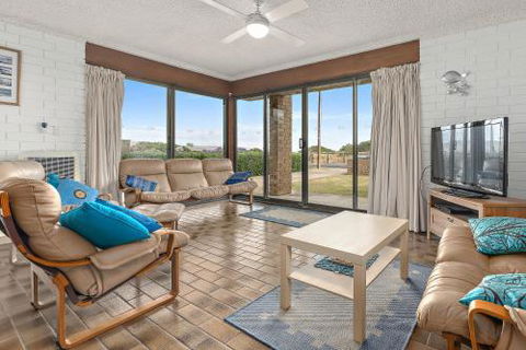 Sun & Surf Aldinga Beach Apartment - Accommodation ACT 5