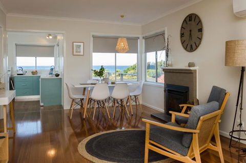 Penguin Beach House - Accommodation ACT 4