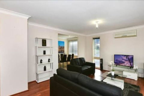 Bass House - Accommodation ACT 3