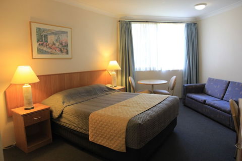 Charbonnier Motor Inn - Accommodation ACT 2