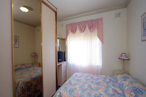 Avilla Court 1 - Accommodation ACT 5